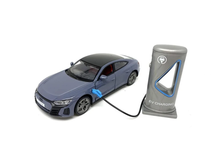 Audi RS E-Trin GT elektryczne szare, MSZ